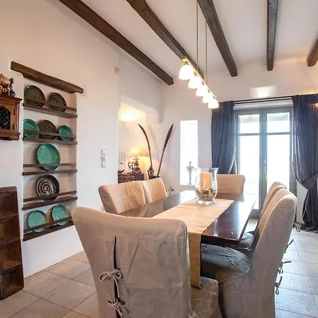 Faragas Luxury Retreat Views فيلة